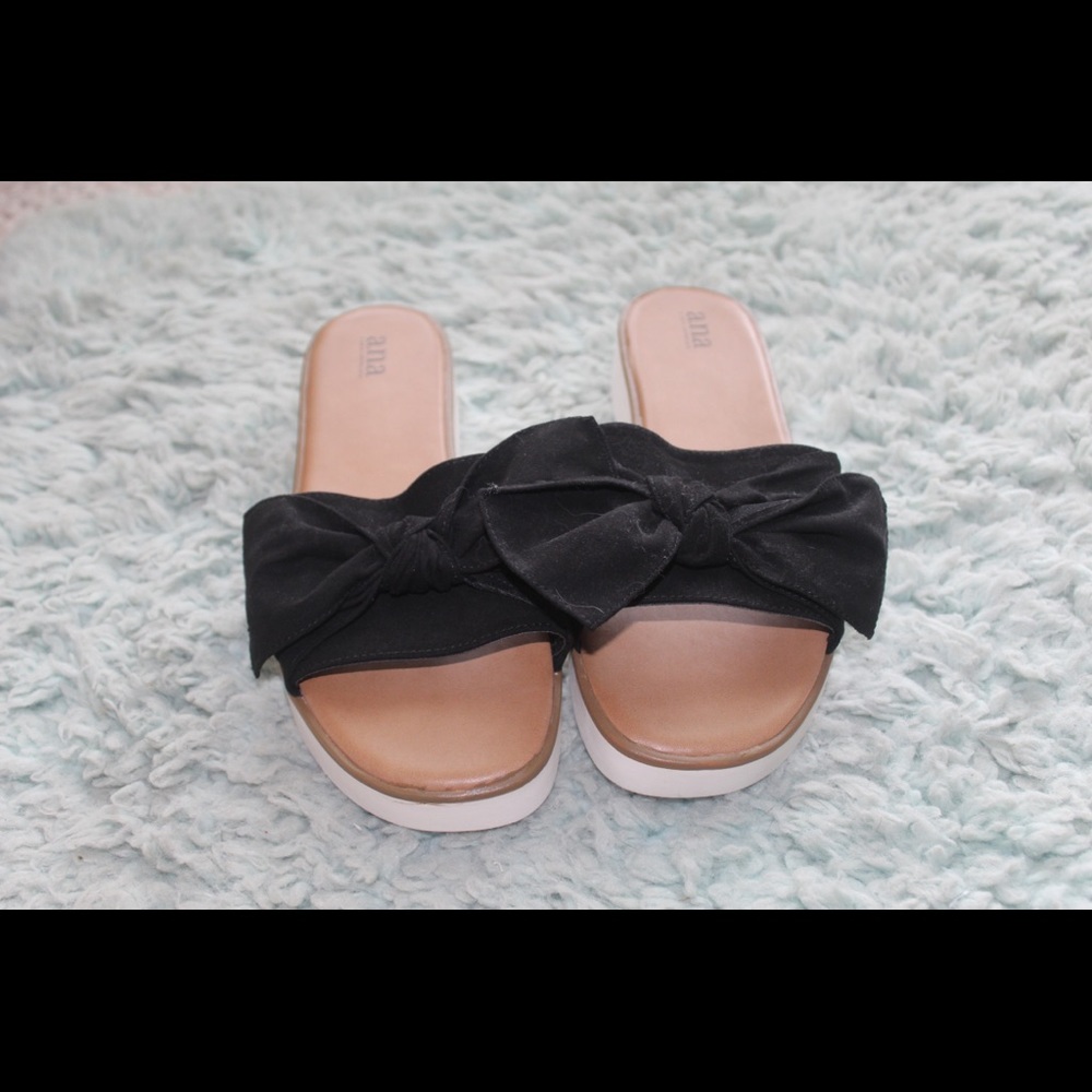A.N.A bow sandals